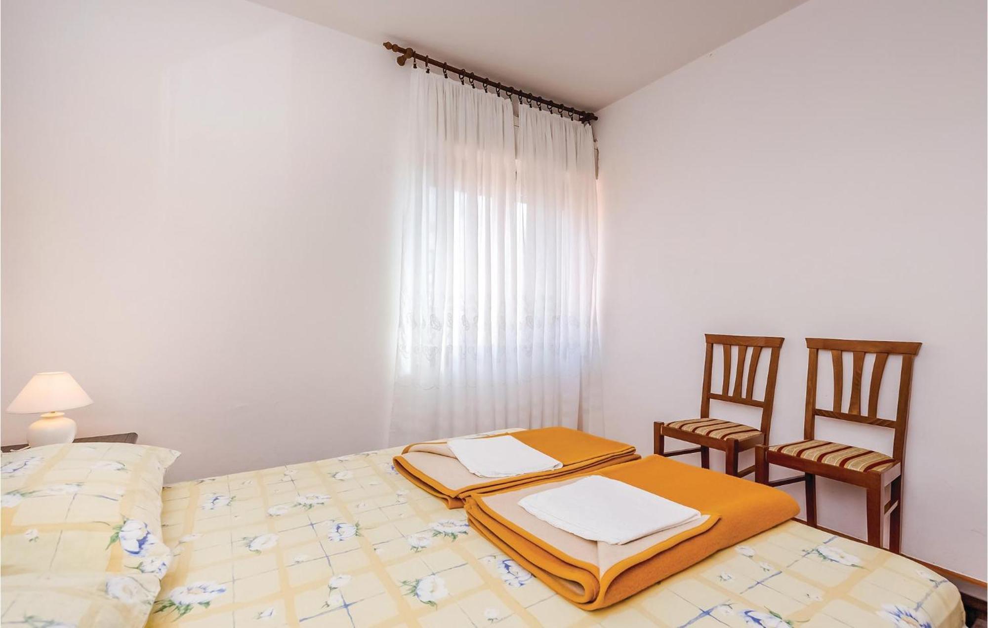 Stunning Apartment In Novi Vinodolski With Wifi ภายนอก รูปภาพ