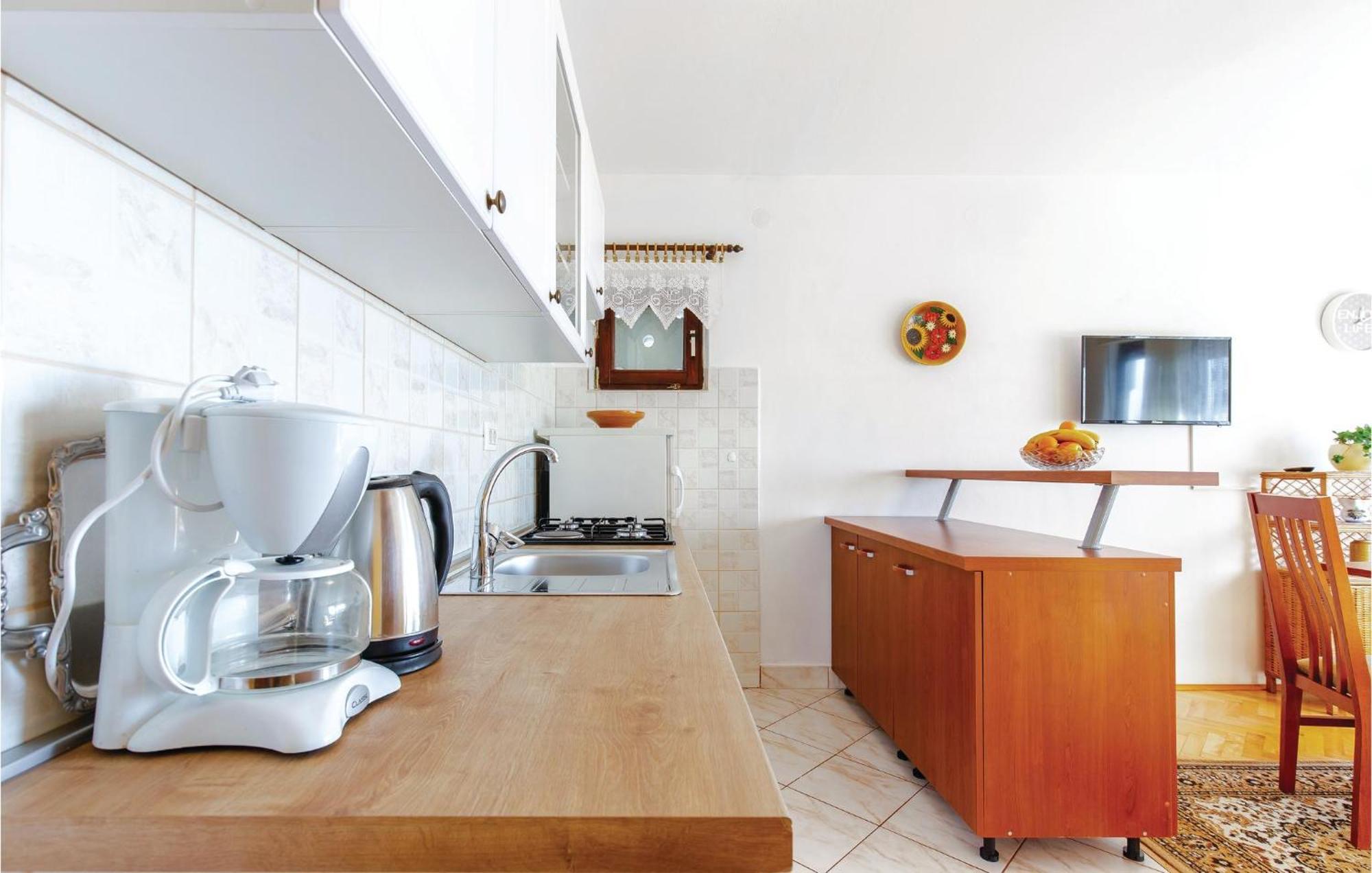 Stunning Apartment In Novi Vinodolski With Wifi ภายนอก รูปภาพ