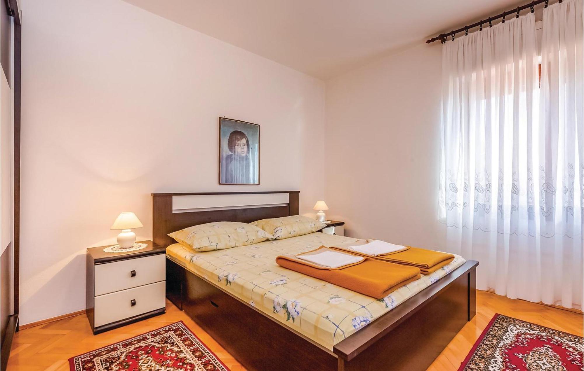 Stunning Apartment In Novi Vinodolski With Wifi ภายนอก รูปภาพ