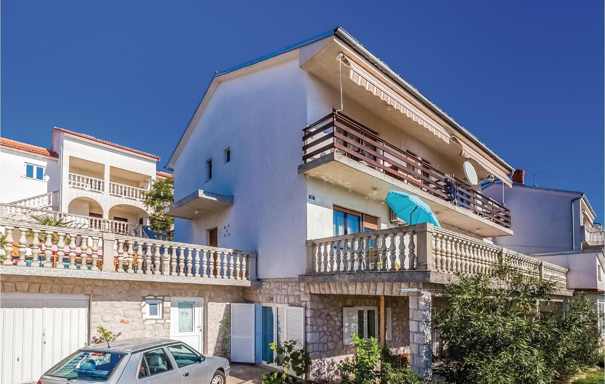 Stunning Apartment In Novi Vinodolski With Wifi ภายนอก รูปภาพ